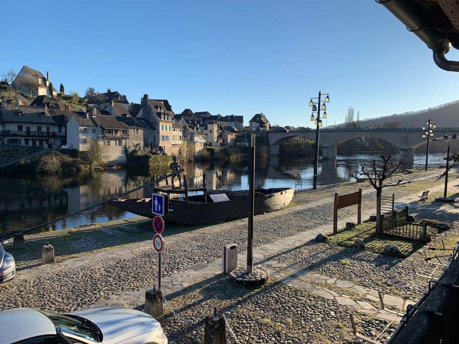 Maison En Pierre Sur Les Quais De La Dordogne 아르장타트 외부 사진