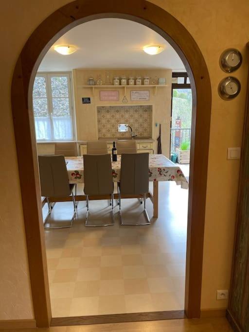Maison En Pierre Sur Les Quais De La Dordogne 아르장타트 외부 사진